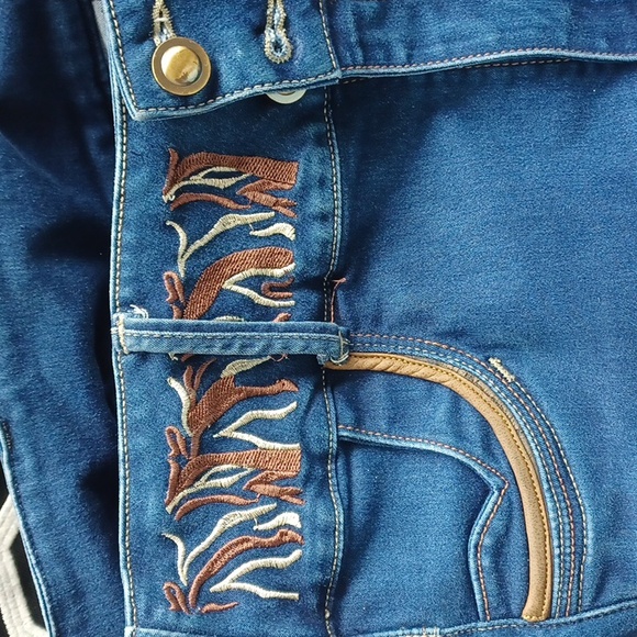 Aranza Butt Lifting Skinny Jeans, Sz 9, Embroidered, Strechy, 30" Inseam - Picture 5 of 10